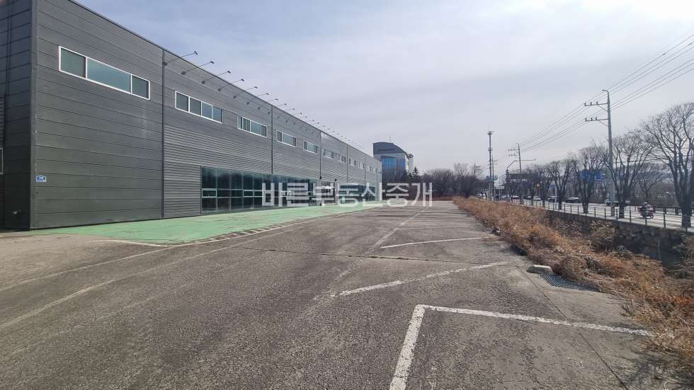 경기 용인기흥구 보정동 압도적 층고와 광활한 주차 공간, 보정동 최고의 물류·전시장 요충지 월세 매물번호 10496 사진 5
