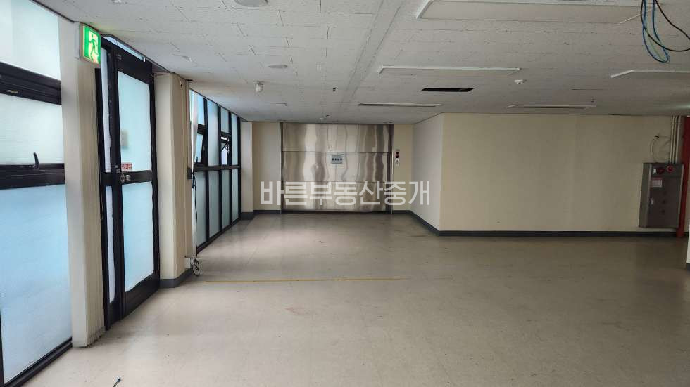 경기 용인기흥구 고매동 2동 화물엘베 대형창고 교통편리하고 주차여유 월세 매물번호 10754 사진 2