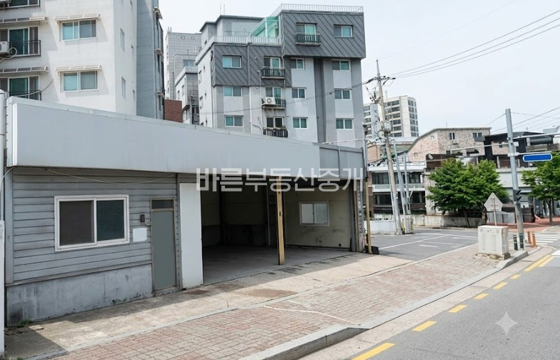 경기 용인기흥구 상갈동 경기도박물관 앞 모양/ 위치 좋은 대지, 카센터 및 식당부지 추천 매매 매물번호 10800 사진 1